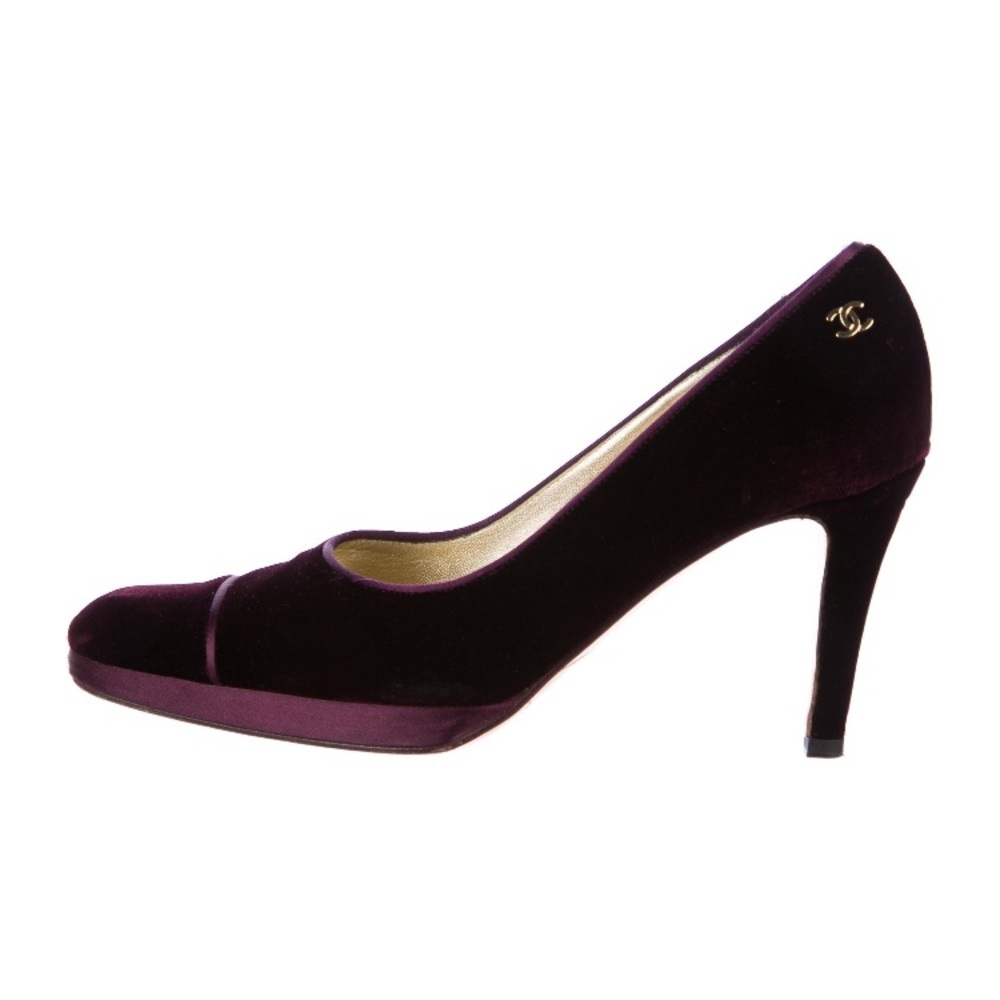 Chanel Purple Gold Velvet CC Pumps in size 7